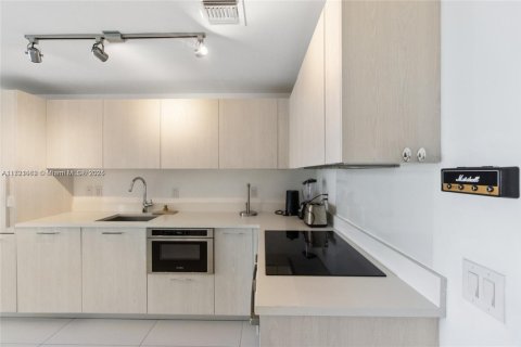 Купить кондоминиум в Майами, Флорида 2 спальни, 87.7м2, № 1984952 - фото 6