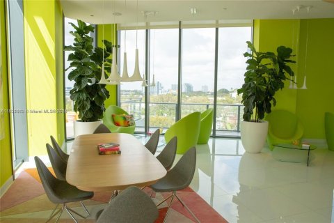 Купить кондоминиум в Майами, Флорида 2 спальни, 87.7м2, № 1984952 - фото 26