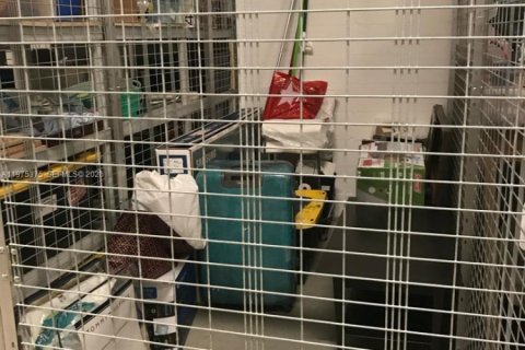 Condo in Doral, Florida, 2 bedrooms  № 2041461 - photo 4