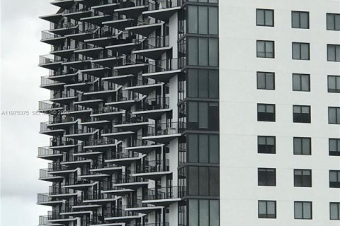 Condo in Doral, Florida, 2 bedrooms  № 2041461 - photo 8