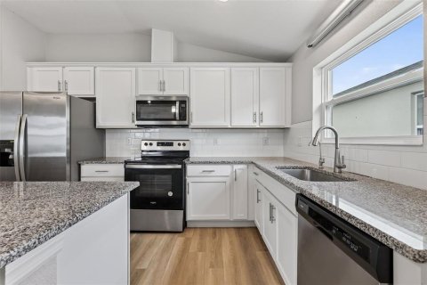 Casa en venta en Seffner, Florida, 4 dormitorios, 158.03 m2 № 2231874 - foto 16
