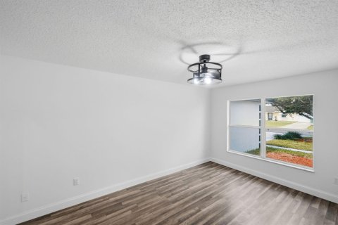 House in Port St. Lucie, Florida 4 bedrooms, 192.31 sq.m. № 2392384 - photo 21