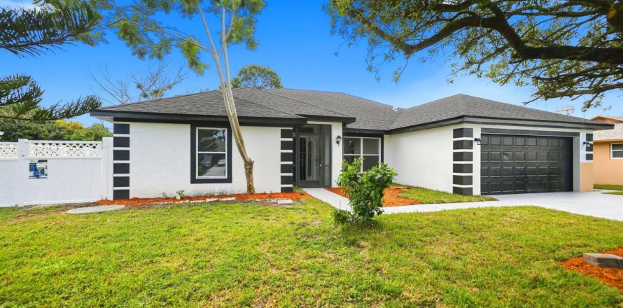 House in Port St. Lucie, Florida 4 bedrooms, 192.31 sq.m. № 2392384