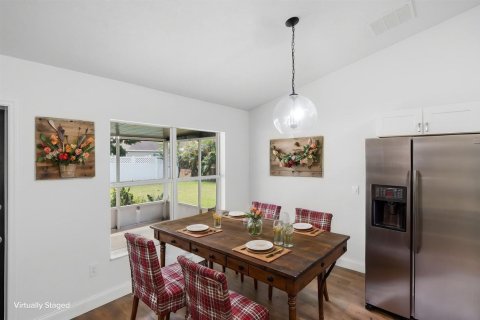 House in Port St. Lucie, Florida 4 bedrooms, 192.31 sq.m. № 2392384 - photo 18