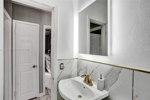 Купить виллу или дом в Майами-Гарденс, Флорида 4 спальни, 111.48м2, № 2005764 - фото 23