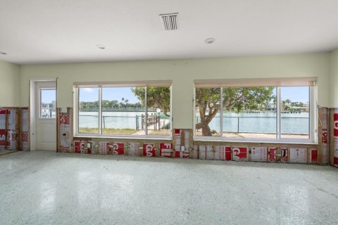 Casa en venta en Saint Pete Beach, Florida, 4 dormitorios, 271 m2 № 2195088 - foto 28