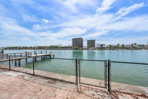 Casa en venta en Saint Pete Beach, Florida, 4 dormitorios, 271 m2 № 2195088 - foto 14