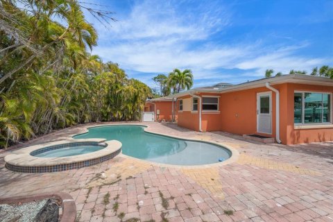 Casa en venta en Saint Pete Beach, Florida, 4 dormitorios, 271 m2 № 2195088 - foto 20