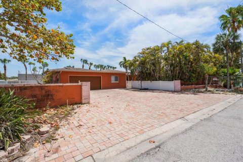 Casa en venta en Saint Pete Beach, Florida, 4 dormitorios, 271 m2 № 2195088 - foto 21