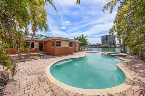 Casa en venta en Saint Pete Beach, Florida, 4 dormitorios, 271 m2 № 2195088 - foto 19