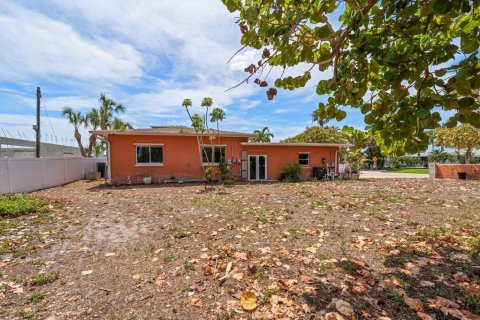 Casa en venta en Saint Pete Beach, Florida, 4 dormitorios, 271 m2 № 2195088 - foto 4