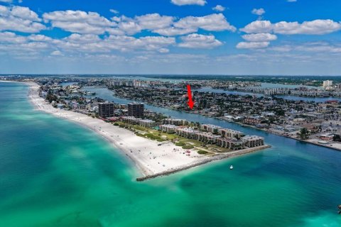 Casa en venta en Saint Pete Beach, Florida, 4 dormitorios, 271 m2 № 2195088 - foto 5