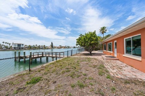 Casa en venta en Saint Pete Beach, Florida, 4 dormitorios, 271 m2 № 2195088 - foto 25