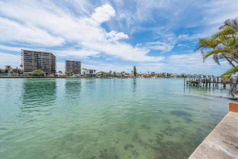 Casa en venta en Saint Pete Beach, Florida, 4 dormitorios, 271 m2 № 2195088 - foto 13