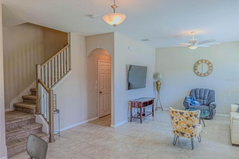 Townhouse in Belle Isle, Florida 3 bedrooms, 154.31 sq.m. № 1547856 - photo 4
