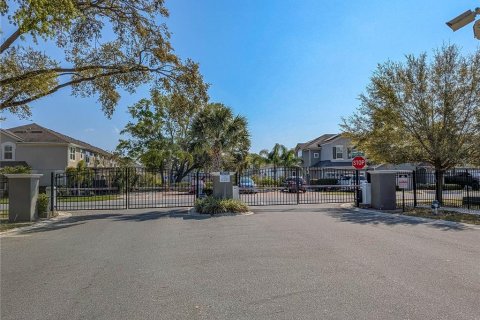 Townhouse in Belle Isle, Florida 3 bedrooms, 154.31 sq.m. № 1547856 - photo 28