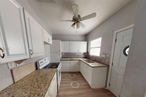 Villa ou maison à louer à Miami, Floride: 5 chambres, 157.66 m2 № 2023952 - photo 9