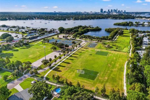 Casa en alquiler en Saint Petersburg, Florida, 2 dormitorios, 85.47 m2 № 2218778 - foto 19