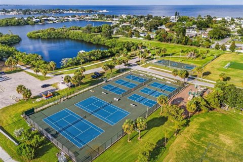 Casa en alquiler en Saint Petersburg, Florida, 2 dormitorios, 85.47 m2 № 2218778 - foto 20
