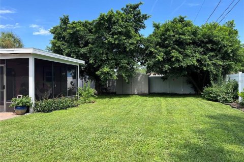 Casa en alquiler en Saint Petersburg, Florida, 2 dormitorios, 85.47 m2 № 2218778 - foto 16