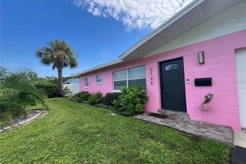 Casa en alquiler en Saint Petersburg, Florida, 2 dormitorios, 85.47 m2 № 2218778 - foto 2