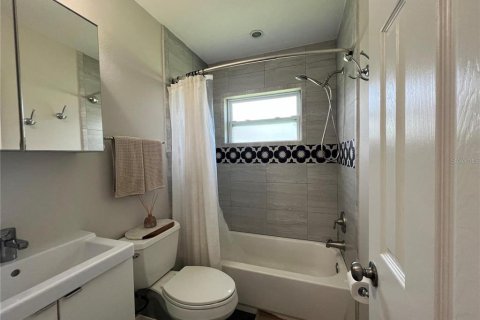 Casa en alquiler en Saint Petersburg, Florida, 2 dormitorios, 85.47 m2 № 2218778 - foto 13