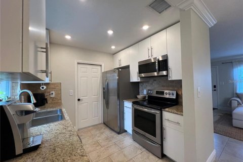 Casa en alquiler en Saint Petersburg, Florida, 2 dormitorios, 85.47 m2 № 2218778 - foto 8