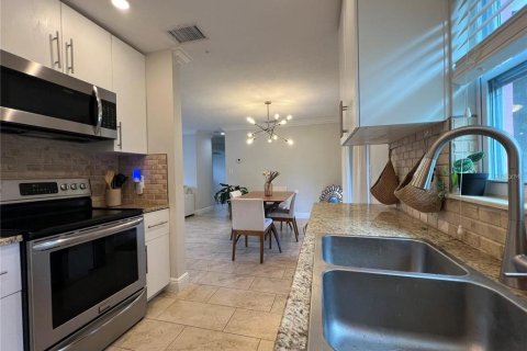 Casa en alquiler en Saint Petersburg, Florida, 2 dormitorios, 85.47 m2 № 2218778 - foto 9