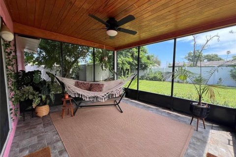 Casa en alquiler en Saint Petersburg, Florida, 2 dormitorios, 85.47 m2 № 2218778 - foto 15