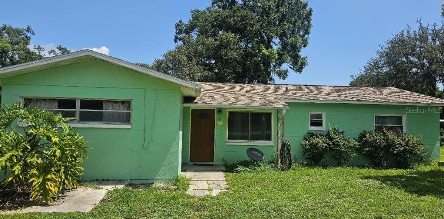 House in Dade City, Florida 3 bedrooms, 151.24 sq.m. № 1810550