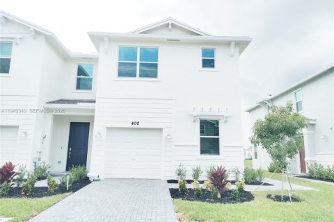 Таунхаус в Порт-Сент-Луси, Флорида 3 спальни, 169.08м2 № 1998165