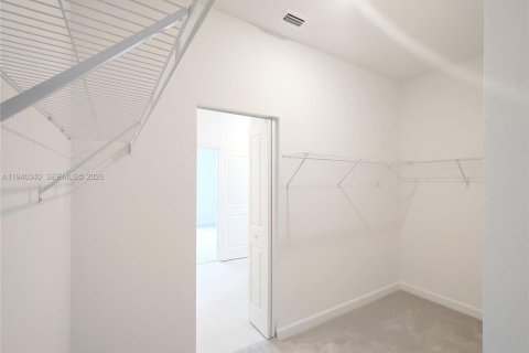 Снять в аренду таунхаус в Порт-Сент-Луси, Флорида 3 спальни, 169.08м2, № 1998165 - фото 22