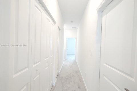 Снять в аренду таунхаус в Порт-Сент-Луси, Флорида 3 спальни, 169.08м2, № 1998165 - фото 11