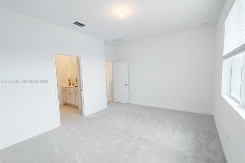 Снять в аренду таунхаус в Порт-Сент-Луси, Флорида 3 спальни, 169.08м2, № 1998165 - фото 24