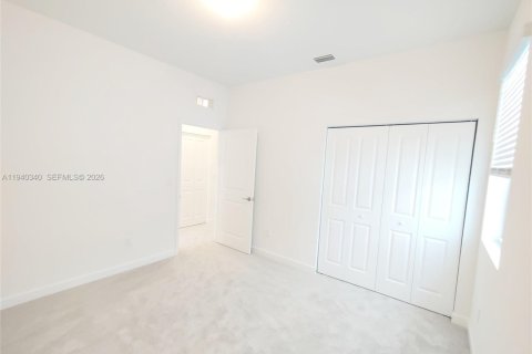 Снять в аренду таунхаус в Порт-Сент-Луси, Флорида 3 спальни, 169.08м2, № 1998165 - фото 14