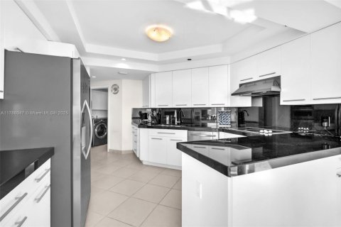 Copropriété à vendre à Aventura, Floride: 3 chambres, 237.83 m2 № 1941573 - photo 6