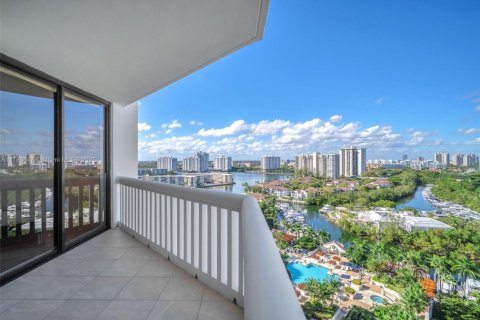 Copropriété à vendre à Aventura, Floride: 3 chambres, 237.83 m2 № 1941573 - photo 4
