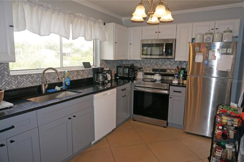 House in Port Charlotte, Florida 3 bedrooms, 103.68 sq.m. № 1722896 - photo 14