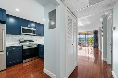 Copropriété à louer à Oakland Park, Floride: 1 chambre, 69.68 m2 № 1987901 - photo 6