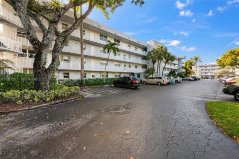 Copropriété à louer à Oakland Park, Floride: 1 chambre, 69.68 m2 № 1987901 - photo 2