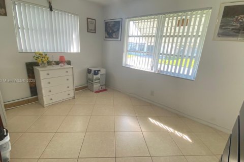 Villa ou maison à vendre à Tamarac, Floride: 2 chambres, 106 m2 № 1949165 - photo 19