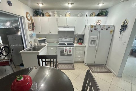 Villa ou maison à vendre à Tamarac, Floride: 2 chambres, 106 m2 № 1949165 - photo 10