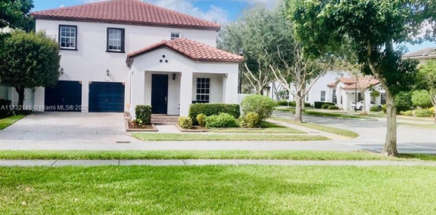 Villa ou maison à Miami, Floride 4 chambres, 278.71 m2 № 1958384