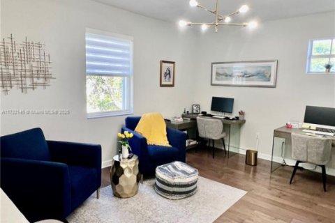 Villa ou maison à vendre à Miami, Floride: 4 chambres, 278.71 m2 № 1958384 - photo 16