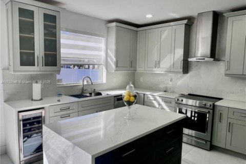 Villa ou maison à vendre à Miami, Floride: 4 chambres, 278.71 m2 № 1958384 - photo 15