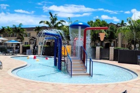 Villa ou maison à vendre à Miami, Floride: 4 chambres, 278.71 m2 № 1958384 - photo 27