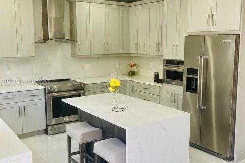 Villa ou maison à vendre à Miami, Floride: 4 chambres, 278.71 m2 № 1958384 - photo 6