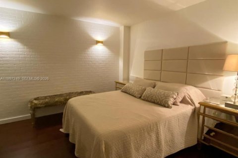 Condo in Hallandale Beach, Florida, 1 bedroom  № 2059261 - photo 10