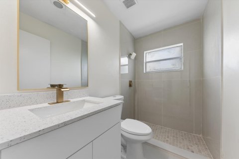 House in Lake Worth, Florida 3 bedrooms, 160.35 sq.m. № 2168838 - photo 20