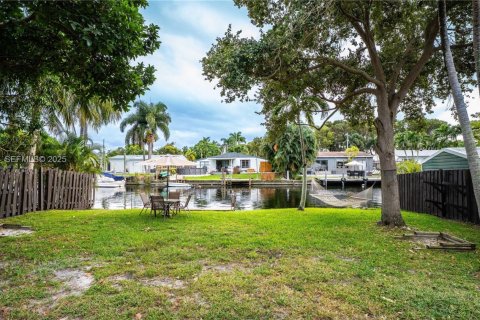 Villa ou maison à vendre à Hollywood, Floride: 2 chambres, 69.12 m2 № 1976861 - photo 11